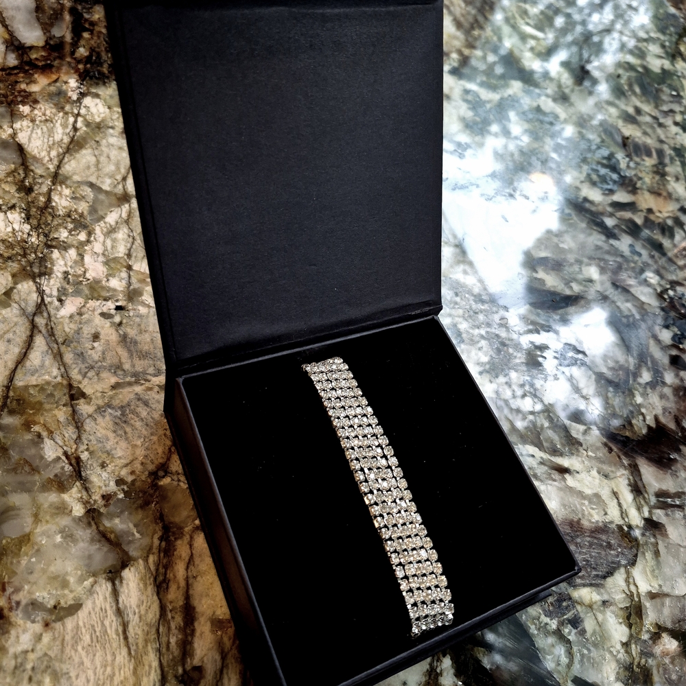 NEW Modern Silver Color Bracelet